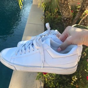 Size 7 White Pony 👟